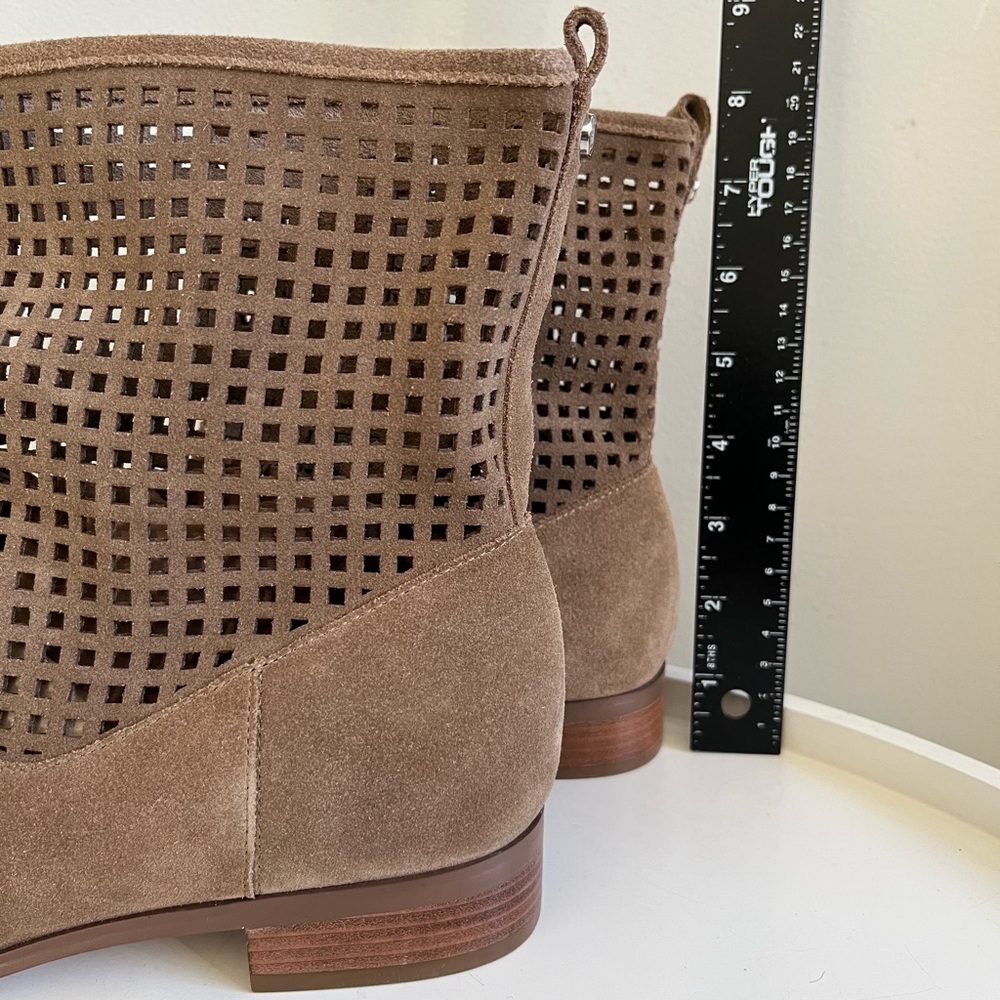 NEW Michael Kors Graham Perforated Shaft Ankle Boot - Picture 6 of 10